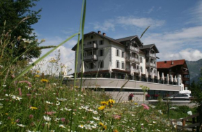  The Alpina Mountain Resort  Чирчен